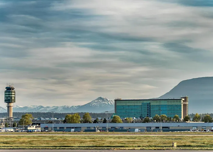 Fairmont Vancouver Airport In-Terminal Hotel